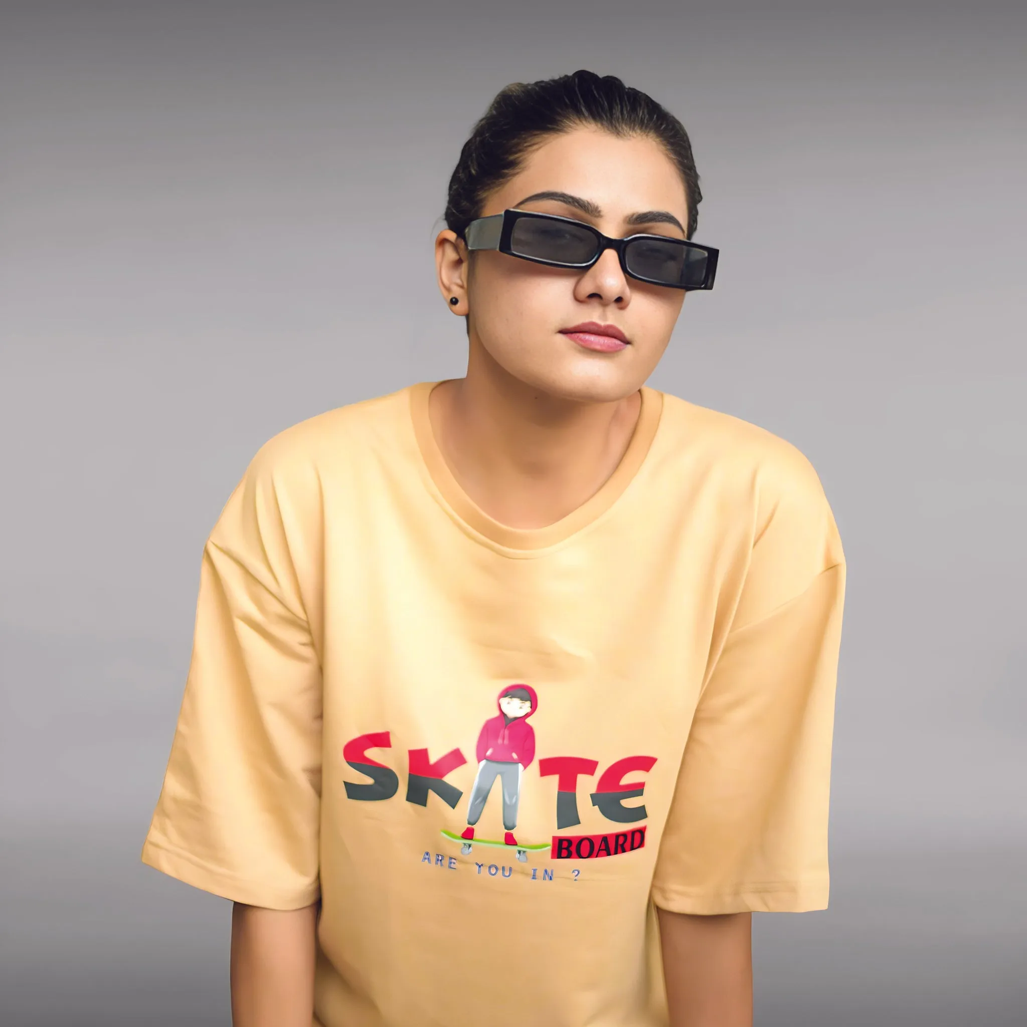 Beige Premium Relaxed Fit T-shirt with skate graphic (230 GSM)