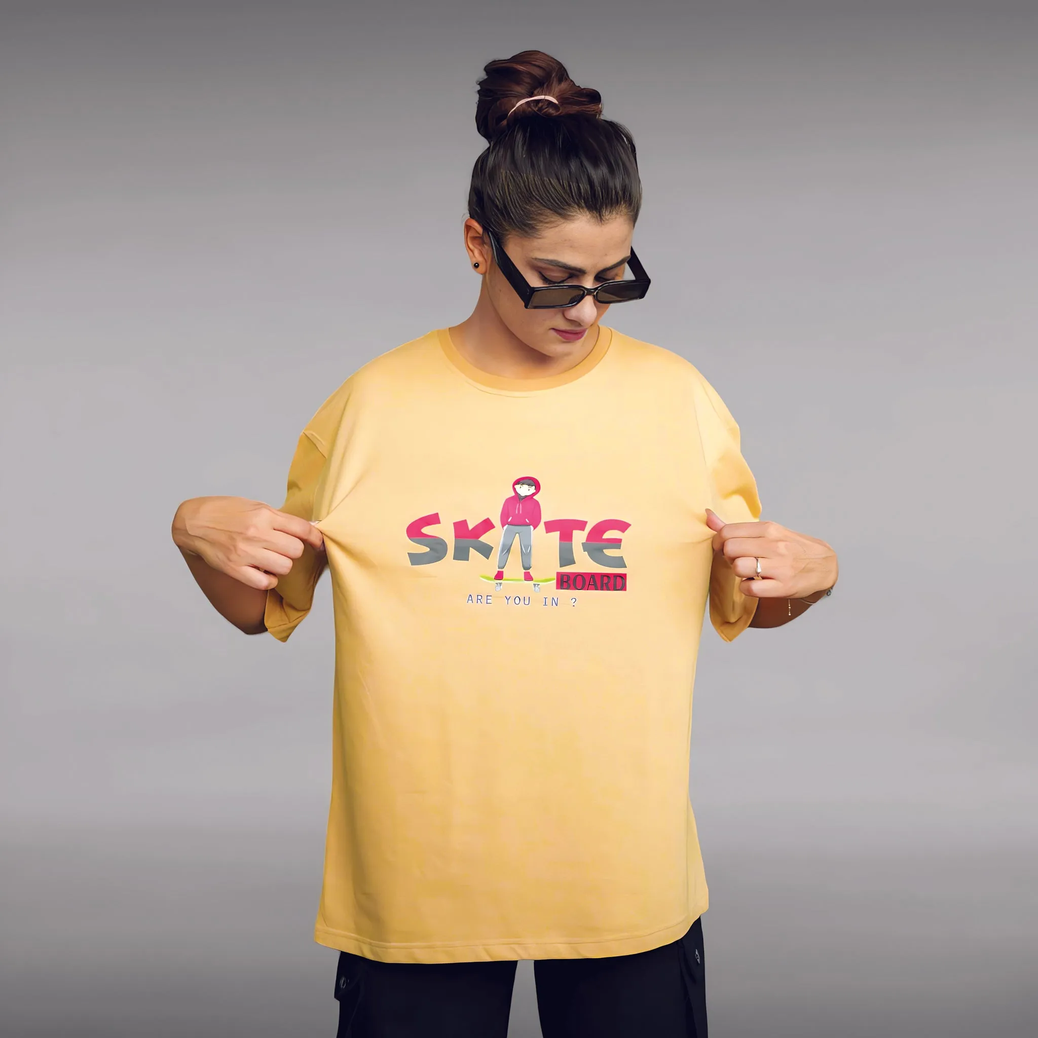 Beige Premium Relaxed Fit T-shirt with skate graphic (230 GSM)