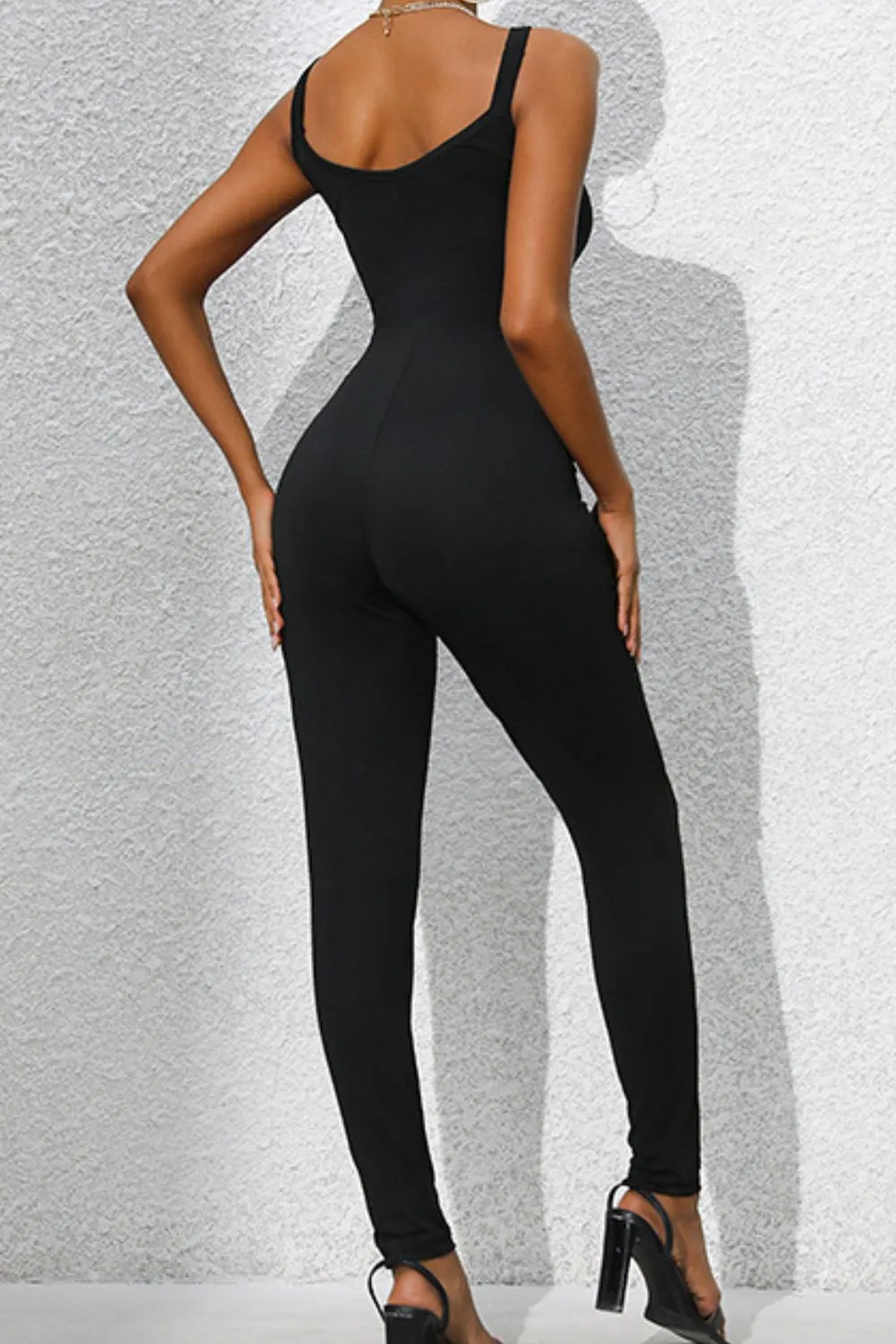 Chic Scoop Neck Wide Strap Tailored Jumpsuit