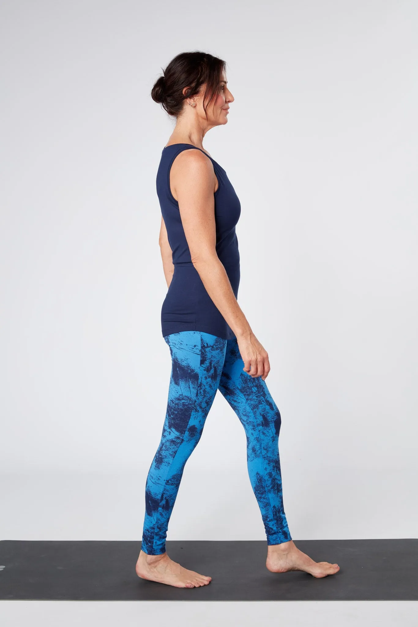 Flow with it Leggings - Shadow Sky