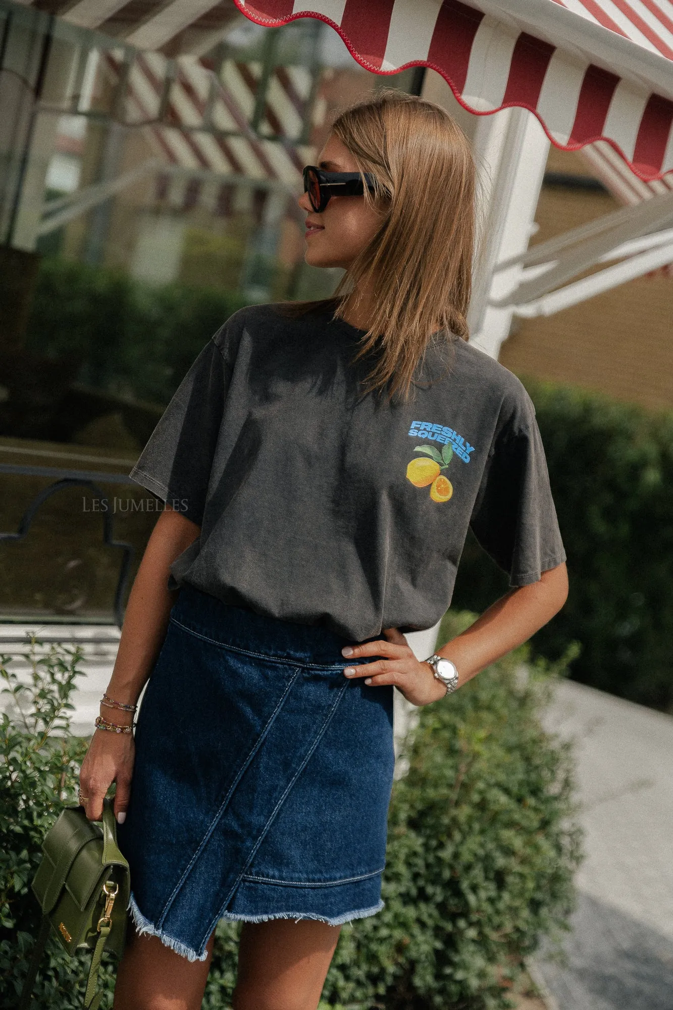 Lemon T-shirt washed black