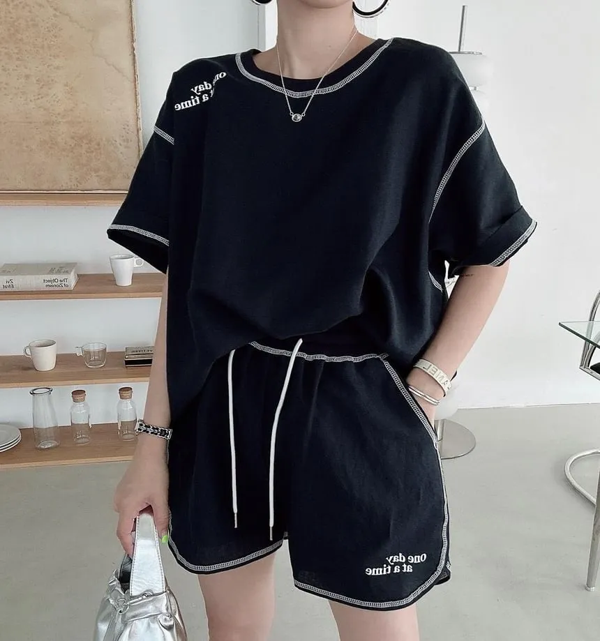 Set: Elbow-Sleeve Crewneck Plain T-Shirt   Shorts