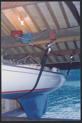 Wet Slip Boat Lifts GS200